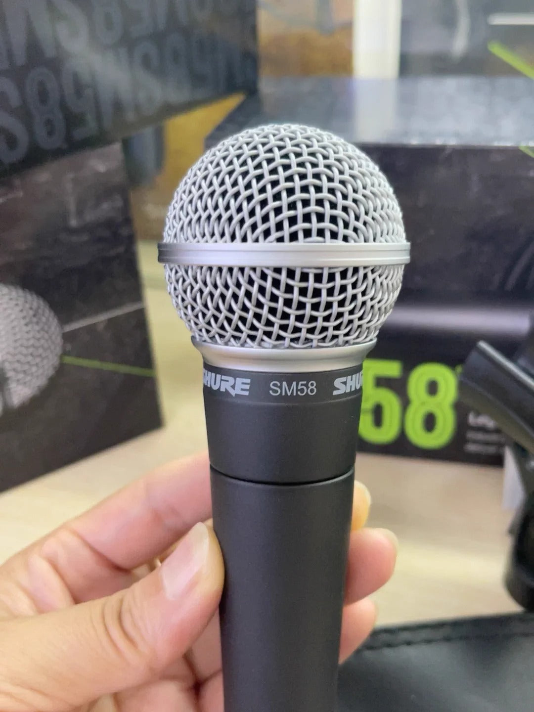 Shure SM58LC Professional Dynamic Microphone